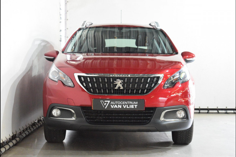 Peugeot 2008 1.2 PureTech Blue Lion TREKHAAK | NAVIGATIE | CARPLAY | PARKEERSENSOREN | AIRCO | ALL SEASON BANDEN | 50.444km