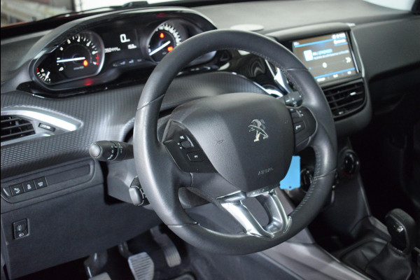 Peugeot 2008 1.2 PureTech Blue Lion TREKHAAK | NAVIGATIE | CARPLAY | PARKEERSENSOREN | AIRCO | ALL SEASON BANDEN | 50.444km