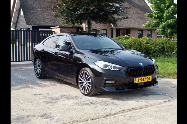 BMW 2 Serie Gran Coupé 218i High Executive | M-Stuurwiel | Apple Carplay | Camera | 18 Inch | Led koplampen | NL-Auto |