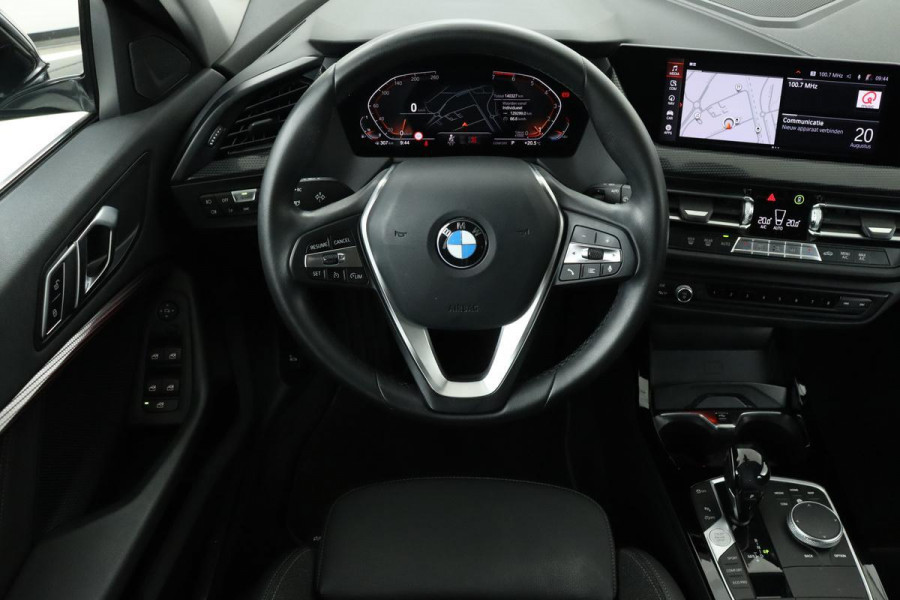 BMW 1-serie 118i Executive | Sport Line | Carplay | Sportstoelen | Navigatie | Full LED | DAB | Live Cockpit | Climate control | PDC | Cruise control