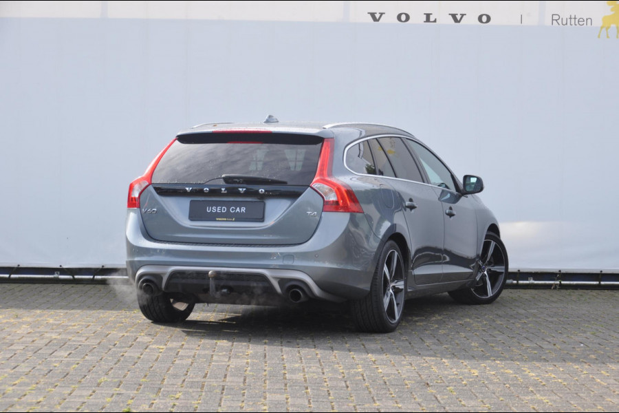 Volvo V60 T4 190PK Automaat Business Sport / Trekhaak / Adaptieve koplampen / Cruise control / Panorama dak / Stoelverwarming / Bluetooth / Leder /