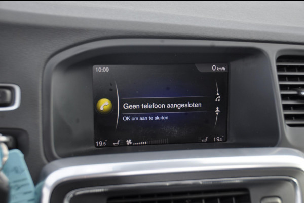 Volvo V60 T4 190PK Automaat Business Sport / Trekhaak / Adaptieve koplampen / Cruise control / Panorama dak / Stoelverwarming / Bluetooth / Leder /