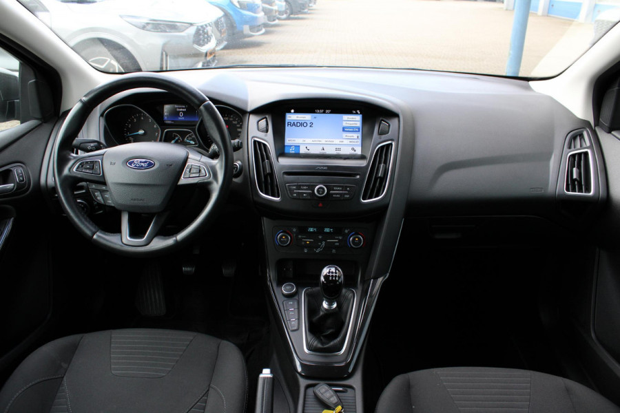 Ford Focus 1.0 Titanium | Climate Control | Navigatie | Cruise Control | Parkeersensoren | Lichtmetalen Velgen |