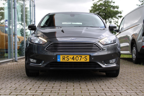 Ford Focus 1.0 Titanium | Climate Control | Navigatie | Cruise Control | Parkeersensoren | Lichtmetalen Velgen |