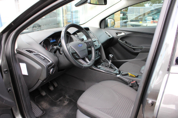 Ford Focus 1.0 Titanium | Climate Control | Navigatie | Cruise Control | Parkeersensoren | Lichtmetalen Velgen |