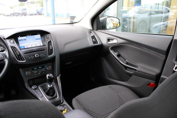 Ford Focus 1.0 Titanium | Climate Control | Navigatie | Cruise Control | Parkeersensoren | Lichtmetalen Velgen |