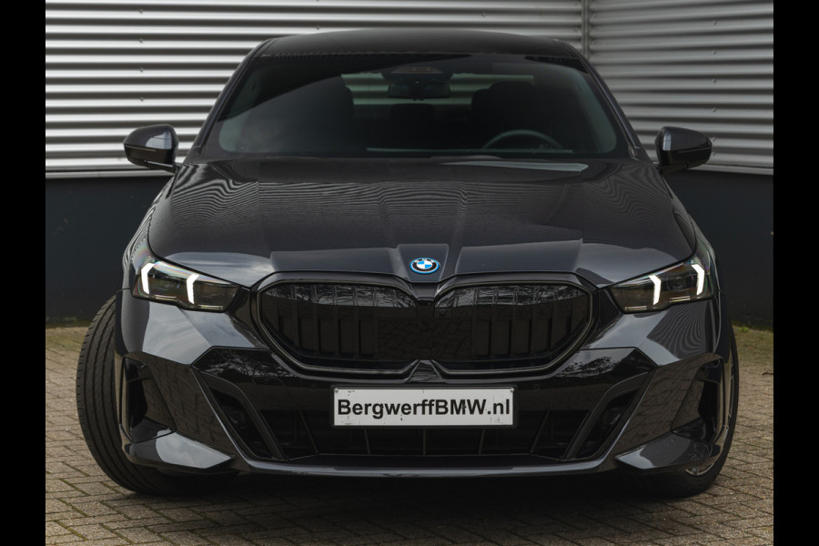 BMW 5 Serie 530e M-Sport Pro - Pano - Bowers & Wilkins - Driving + Parking Ass Prof