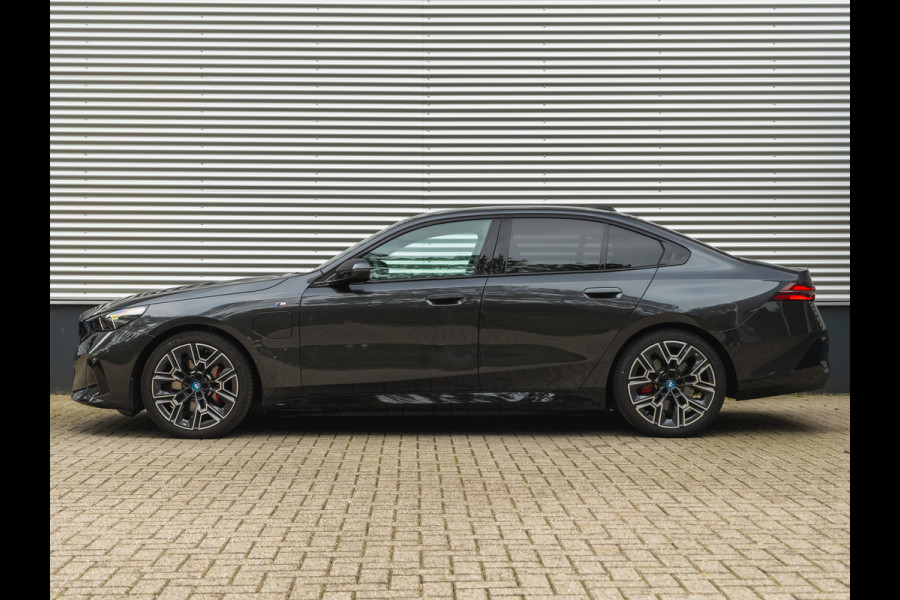 BMW 5 Serie 530e M-Sport Pro - Pano - Bowers & Wilkins - Driving + Parking Ass Prof