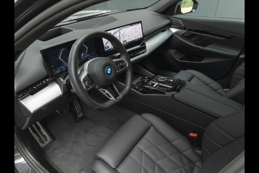 BMW 5 Serie 530e M-Sport Pro - Pano - Bowers & Wilkins - Driving + Parking Ass Prof