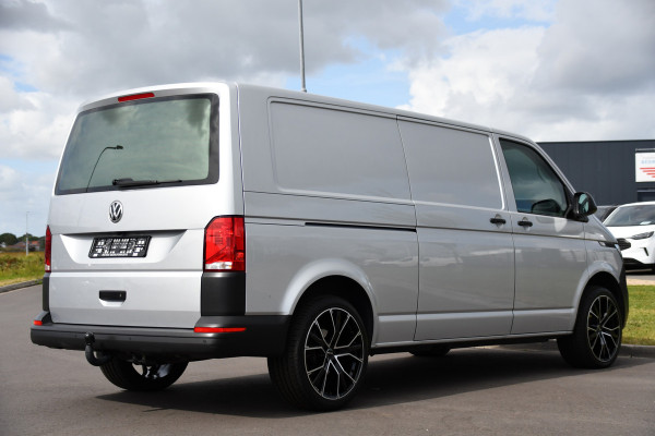 Volkswagen Transporter 2.0 TDI L2H1 PB Edition Adaptieve Cruise, Camera, Carplay, 150pk , Automaat, Sensoren, Trekhaak, Stoelverwaming