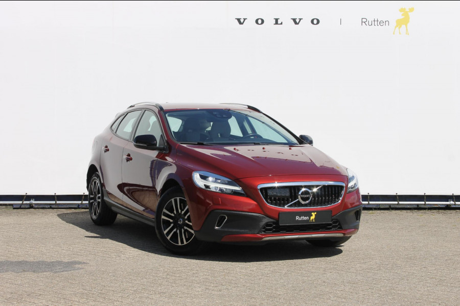 Volvo V40 Cross Country T3 Nordic+ Standkachel / Adaptieve Cruise Control / Trekhaak / Climate Control / Blis / Distance Control / Navigatie / Parkeersensoren achter