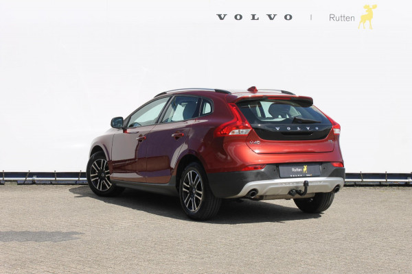 Volvo V40 Cross Country T3 Nordic+ Standkachel / Adaptieve Cruise Control / Trekhaak / Climate Control / Blis / Distance Control / Navigatie / Parkeersensoren achter