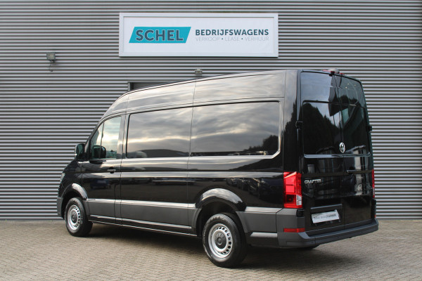 Volkswagen Crafter 35 2.0 TDI L3H3 177pk - LED koplampen - Navigatie - Geveerde stoel - Cruise - Camera - DAB - Parkeersensoren - Rijklaar