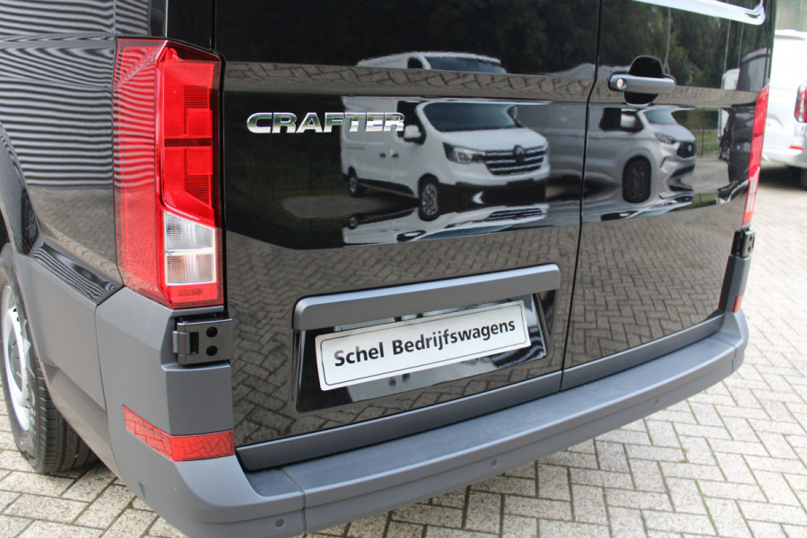 Volkswagen Crafter 35 2.0 TDI L3H3 177pk - LED koplampen - Navigatie - Geveerde stoel - Cruise - Camera - DAB - Parkeersensoren - Rijklaar