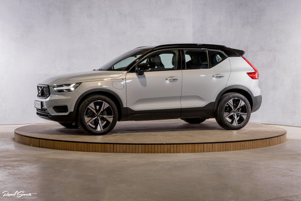 Volvo XC40 1.5 T4 Recharge R-Design | Applecarplay | Adaptieve cruise | Zwenkbare trekhaak |