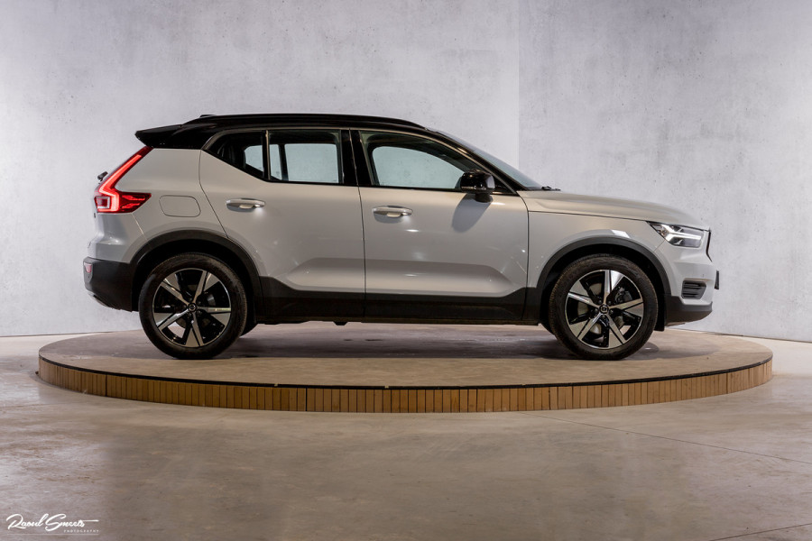 Volvo XC40 1.5 T4 Recharge R-Design | Applecarplay | Adaptieve cruise | Zwenkbare trekhaak |