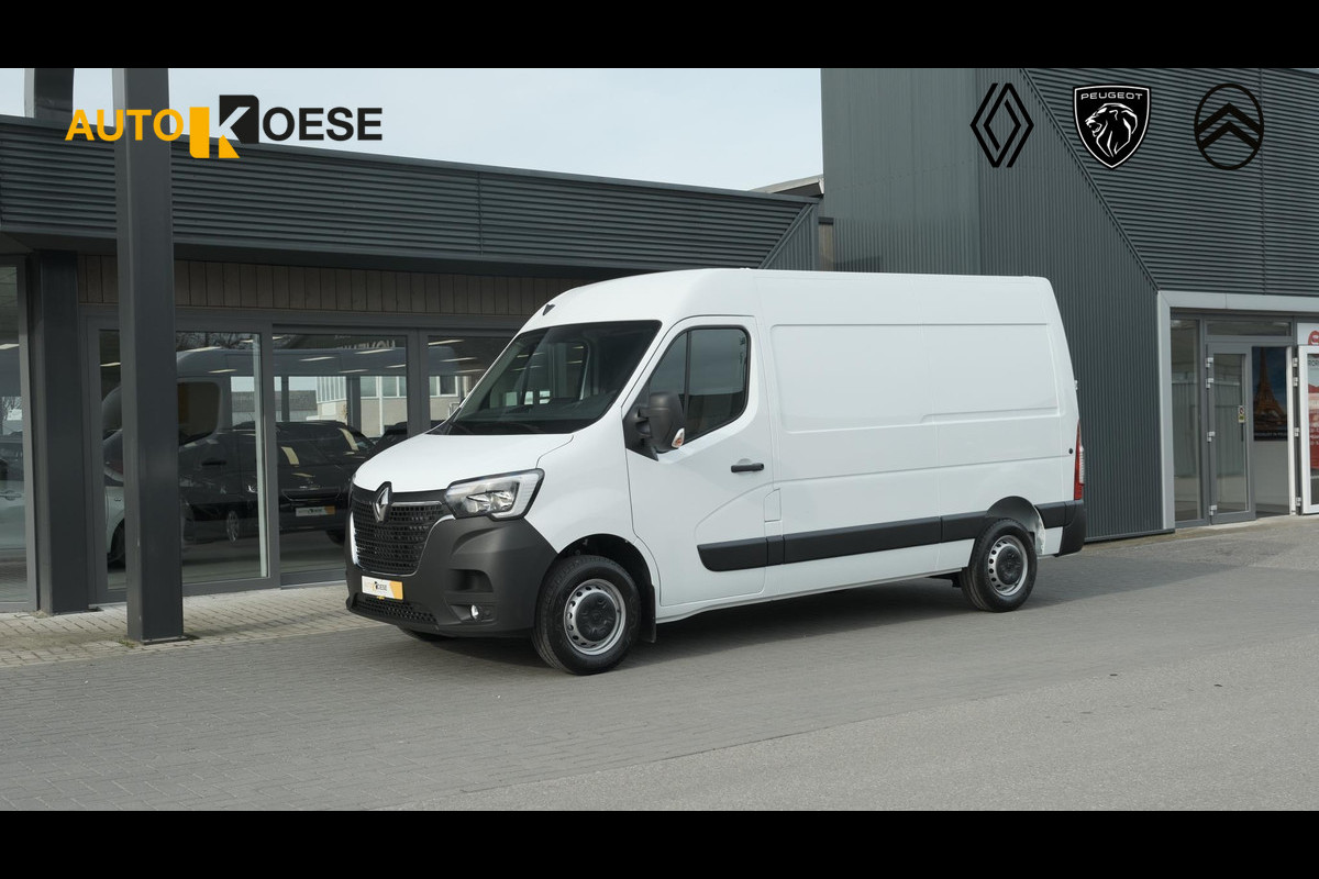 Renault Master T35 2.3 dCi 135 L2H2 Comfort | Direct Leverbaar | Navigatie | Parkeersensoren | Airco | Cruise Control | Vloerplaat In Laadruimte