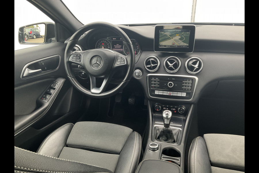 Mercedes-Benz A-Klasse 180 D AMG Sport Edition Stoelverw. Nav/Cam Uitstraling