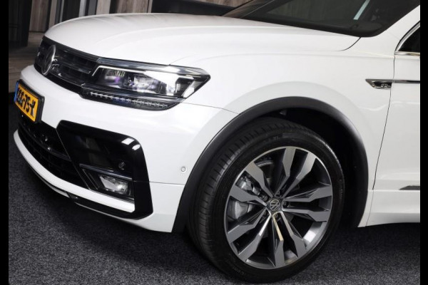 Volkswagen Tiguan 2.0 TSI 4Motion 3 x R Line / Digital Cockpit / Acc / Lane Assist / Open Pano / Led / Trekhaak / Pdc / 20 Inch