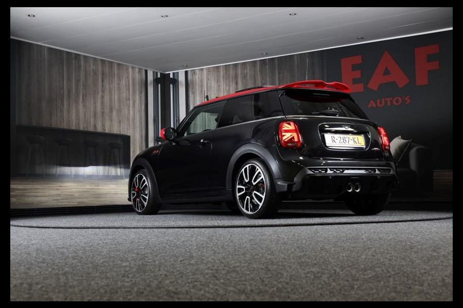 MINI Mini 2.0 John Cooper Works Essential / AUT / ACC / Head Up / HK / Leder / Camera / Navi / Panoramadak / Led / Pdc / 17 Inch