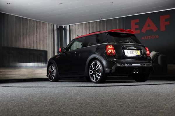 MINI Mini 2.0 John Cooper Works Essential / AUT / ACC / Head Up / HK / Leder / Camera / Navi / Panoramadak / Led / Pdc / 17 Inch