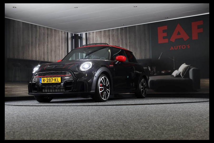 MINI Mini 2.0 John Cooper Works Essential / AUT / ACC / Head Up / HK / Leder / Camera / Navi / Panoramadak / Led / Pdc / 17 Inch