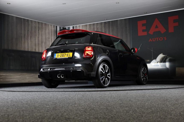 MINI Mini 2.0 John Cooper Works Essential / AUT / ACC / Head Up / HK / Leder / Camera / Navi / Panoramadak / Led / Pdc / 17 Inch