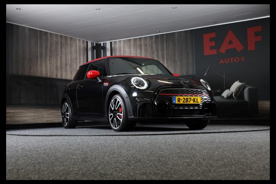 MINI Mini 2.0 John Cooper Works Essential / AUT / ACC / Head Up / HK / Leder / Camera / Navi / Panoramadak / Led / Pdc / 17 Inch