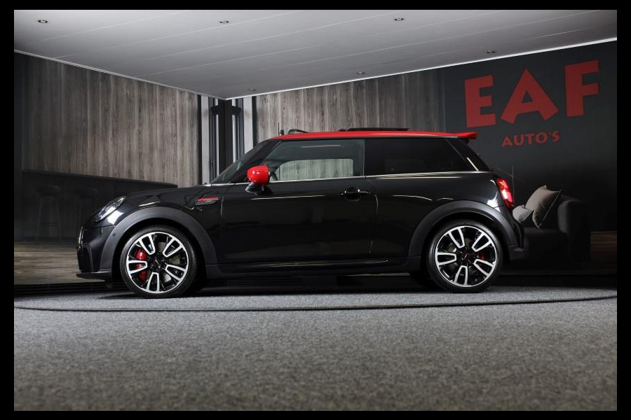 MINI Mini 2.0 John Cooper Works Essential / AUT / ACC / Head Up / HK / Leder / Camera / Navi / Panoramadak / Led / Pdc / 17 Inch