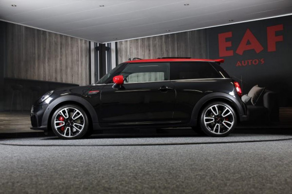 MINI Mini 2.0 John Cooper Works Essential / AUT / ACC / Head Up / HK / Leder / Camera / Navi / Panoramadak / Led / Pdc / 17 Inch