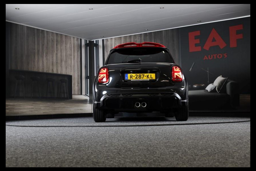 MINI Mini 2.0 John Cooper Works Essential / AUT / ACC / Head Up / HK / Leder / Camera / Navi / Panoramadak / Led / Pdc / 17 Inch