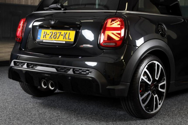 MINI Mini 2.0 John Cooper Works Essential / AUT / ACC / Head Up / HK / Leder / Camera / Navi / Panoramadak / Led / Pdc / 17 Inch