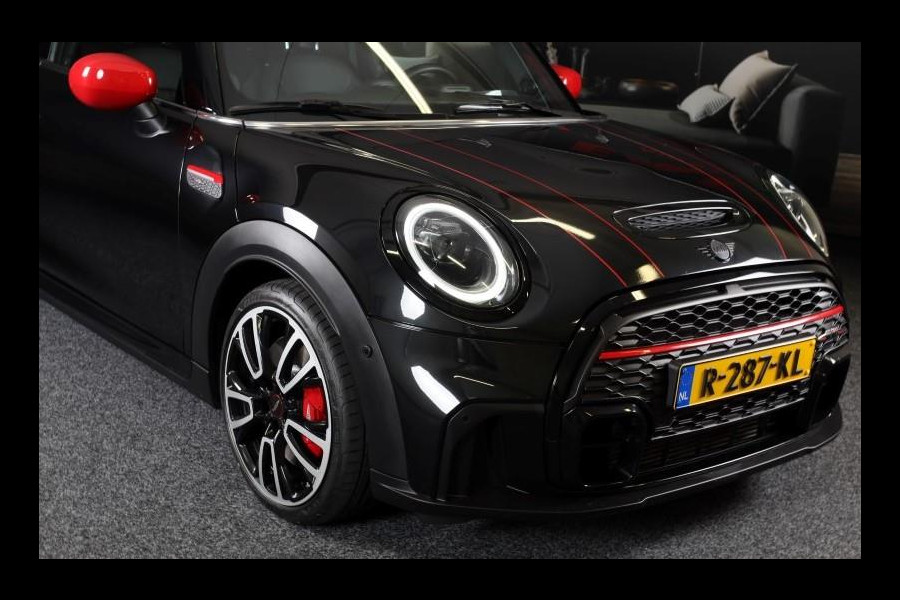 MINI Mini 2.0 John Cooper Works Essential / AUT / ACC / Head Up / HK / Leder / Camera / Navi / Panoramadak / Led / Pdc / 17 Inch