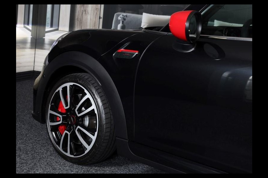 MINI Mini 2.0 John Cooper Works Essential / AUT / ACC / Head Up / HK / Leder / Camera / Navi / Panoramadak / Led / Pdc / 17 Inch