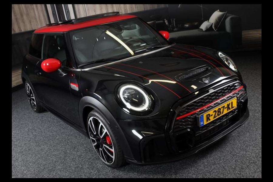 MINI Mini 2.0 John Cooper Works Essential / AUT / ACC / Head Up / HK / Leder / Camera / Navi / Panoramadak / Led / Pdc / 17 Inch