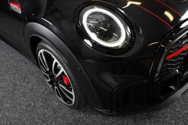 MINI Mini 2.0 John Cooper Works Essential / AUT / ACC / Head Up / HK / Leder / Camera / Navi / Panoramadak / Led / Pdc / 17 Inch