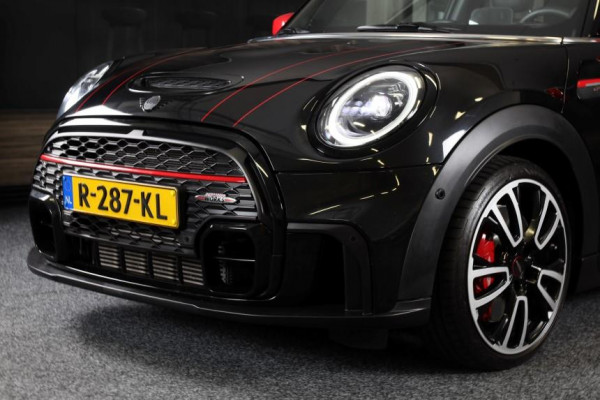 MINI Mini 2.0 John Cooper Works Essential / AUT / ACC / Head Up / HK / Leder / Camera / Navi / Panoramadak / Led / Pdc / 17 Inch