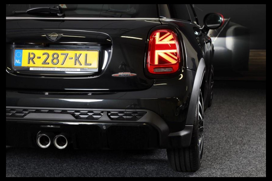 MINI Mini 2.0 John Cooper Works Essential / AUT / ACC / Head Up / HK / Leder / Camera / Navi / Panoramadak / Led / Pdc / 17 Inch