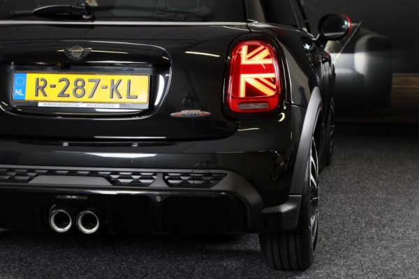 MINI Mini 2.0 John Cooper Works Essential / AUT / ACC / Head Up / HK / Leder / Camera / Navi / Panoramadak / Led / Pdc / 17 Inch