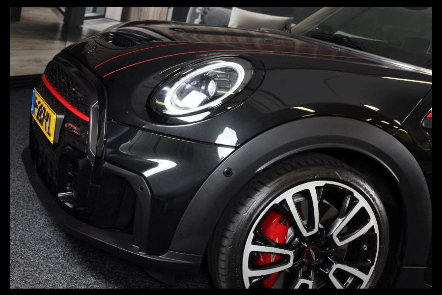 MINI Mini 2.0 John Cooper Works Essential / AUT / ACC / Head Up / HK / Leder / Camera / Navi / Panoramadak / Led / Pdc / 17 Inch