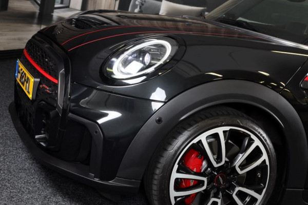 MINI Mini 2.0 John Cooper Works Essential / AUT / ACC / Head Up / HK / Leder / Camera / Navi / Panoramadak / Led / Pdc / 17 Inch