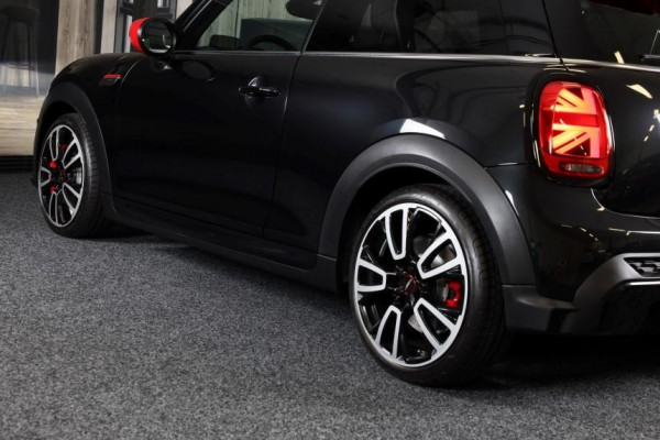 MINI Mini 2.0 John Cooper Works Essential / AUT / ACC / Head Up / HK / Leder / Camera / Navi / Panoramadak / Led / Pdc / 17 Inch