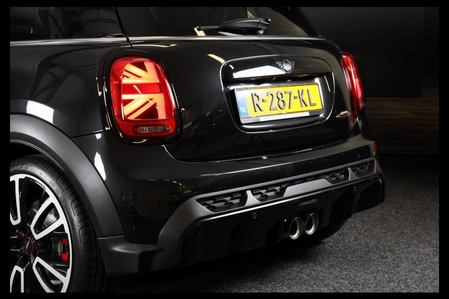 MINI Mini 2.0 John Cooper Works Essential / AUT / ACC / Head Up / HK / Leder / Camera / Navi / Panoramadak / Led / Pdc / 17 Inch