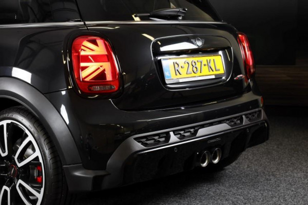 MINI Mini 2.0 John Cooper Works Essential / AUT / ACC / Head Up / HK / Leder / Camera / Navi / Panoramadak / Led / Pdc / 17 Inch