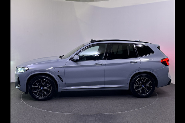 BMW X3 xDrive30e M Sport Brooklyn Grijs Plug in Hybrid PHEV | Panodak | Laser Led | Lederen Sportstoelen Memory | Head Up | Camera | Widescreen Navi | Apple Carplay |