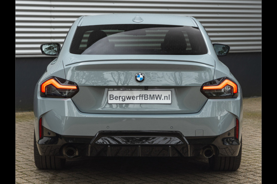 BMW 2 Serie Coupé 220i M-Sport - Widescreen - Camera - Stuurwiel Verwarmd - Hifi - Shadowline