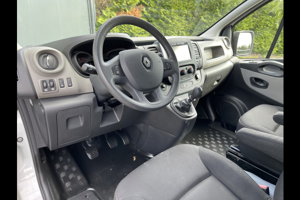 Renault Trafic 1.6 dCi 126 PK / L1H1 / 1e EIG. / IMPERIAAL / TREKHAAK / AIRCO / CRUISE / NAVI