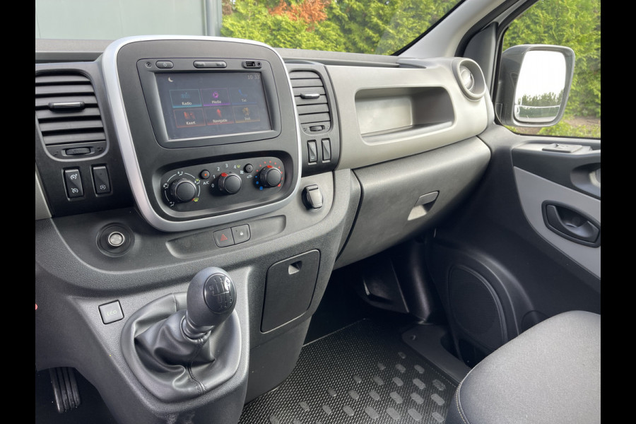 Renault Trafic 1.6 dCi 126 PK / L1H1 / 1e EIG. / IMPERIAAL / TREKHAAK / AIRCO / CRUISE / NAVI