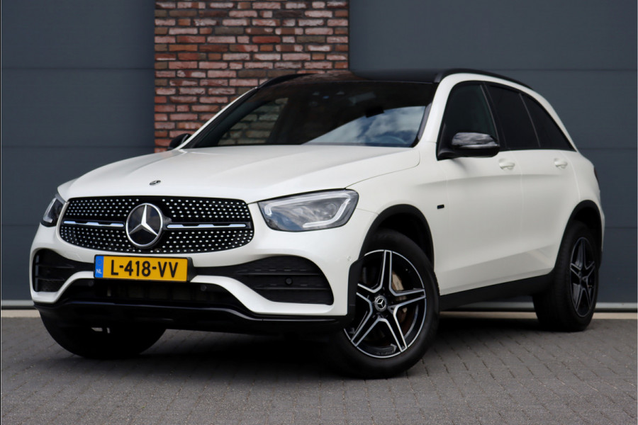 Mercedes-Benz GLC 300e 4MATIC AMG Line Aut9 | Panoramadak | Trekhaak | Multibeam LED | Nightpakket | Augmented Reality | Sfeerverlichting | Apple Carplay/Android Auto |