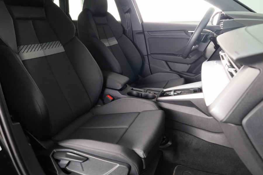 Audi A3 Sportback 40 TFSI e S line 204pk Plug in Hybride | Matrix Led | Sportstoelen | Adaptieve cruise controle | 18 inch lichtmetalen velgen